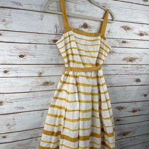 yellow and white 💛 anthropologie dress !